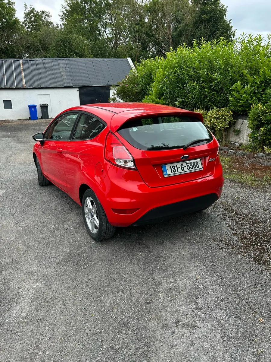 Ford Fiesta 2013 - Image 2