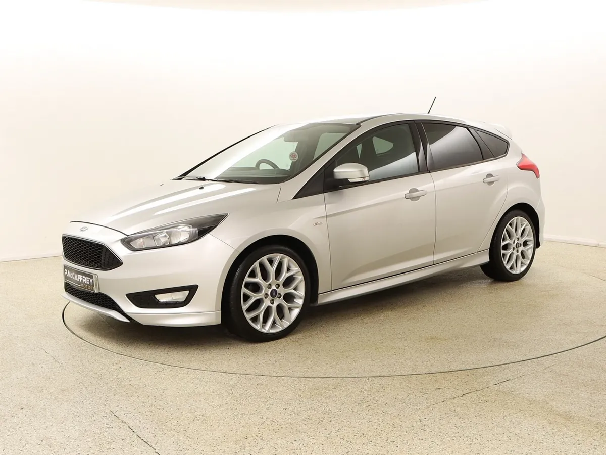 2017 FORD FOCUS ST-LINE 1.5 TDCI 120 BHP - Image 3
