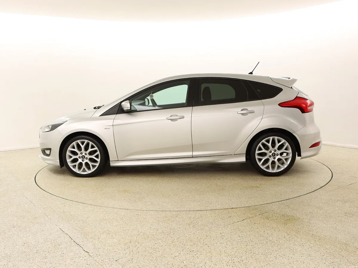 2017 FORD FOCUS ST-LINE 1.5 TDCI 120 BHP - Image 4