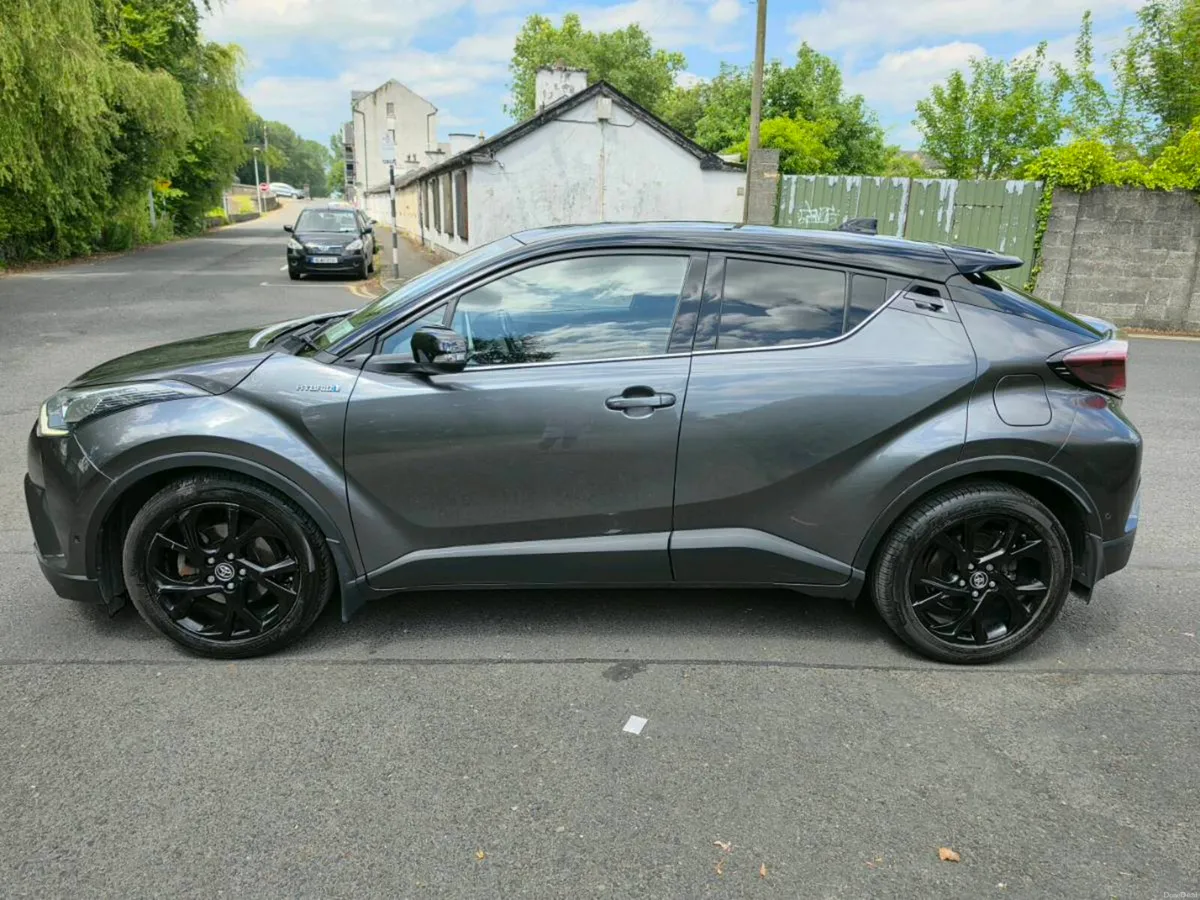 🚘Toyota C-HR Hybrid For Sale🚘 - Image 4