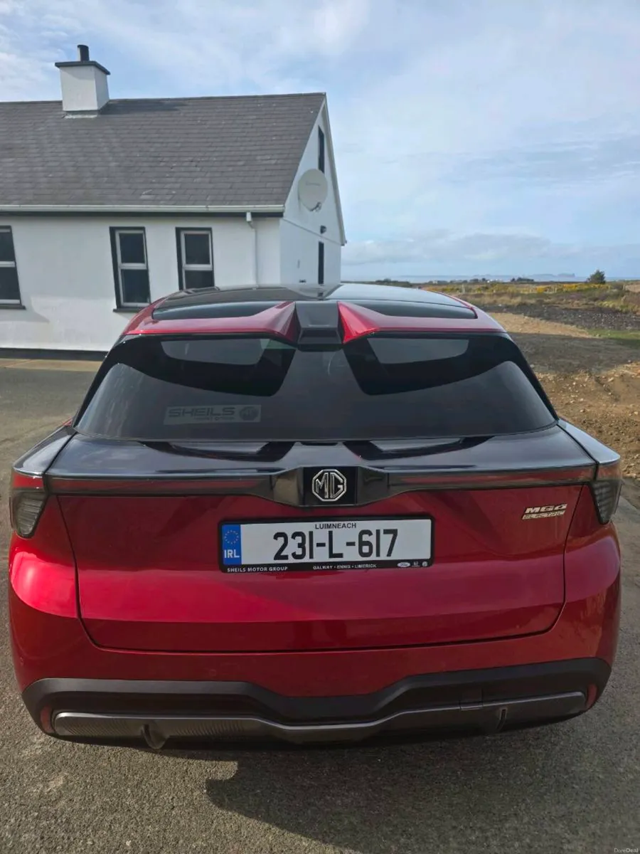 MG 4 Electric Exclusive - 64KWH - 5DOOR - Image 2