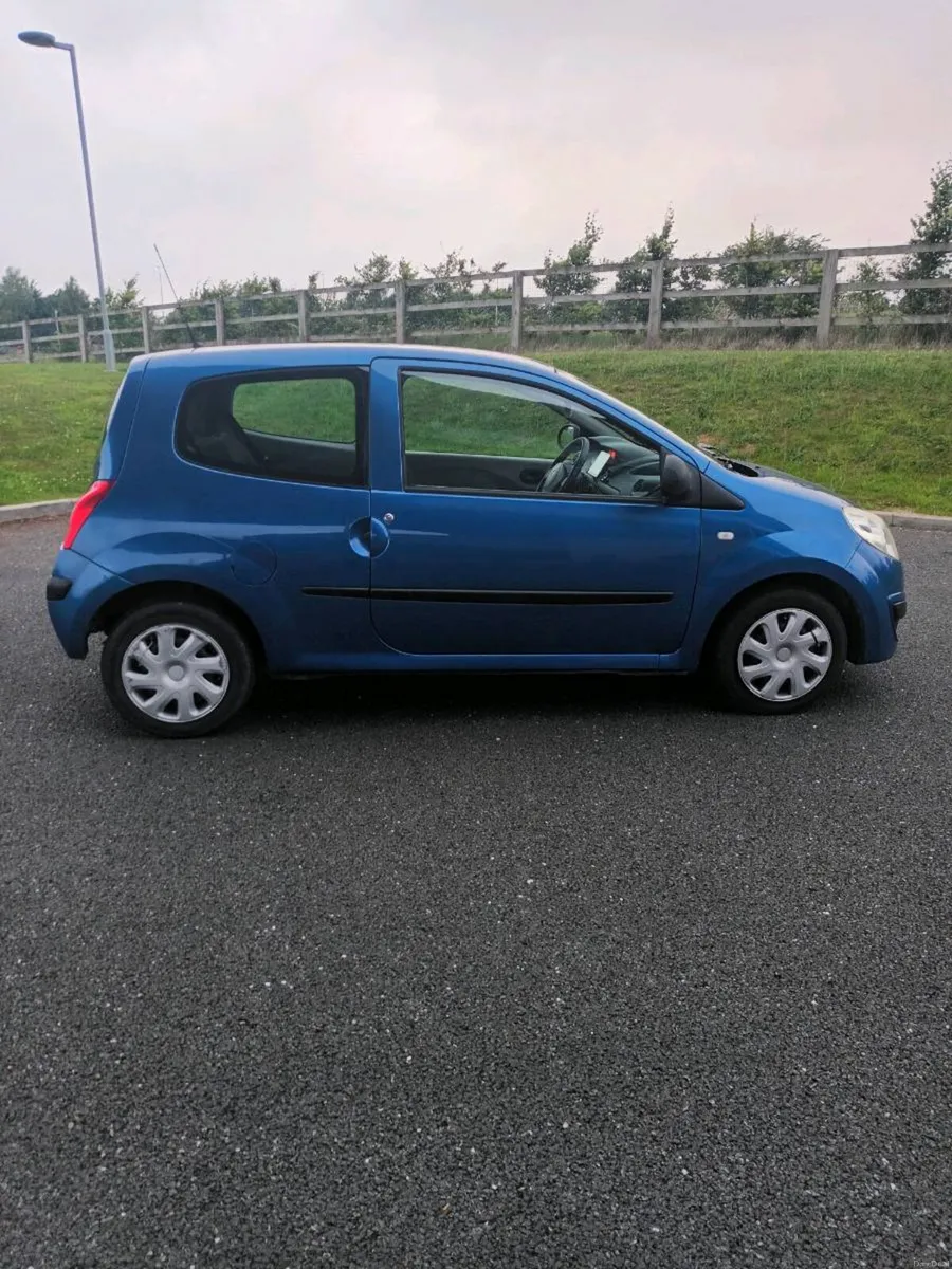 Car - Image 2