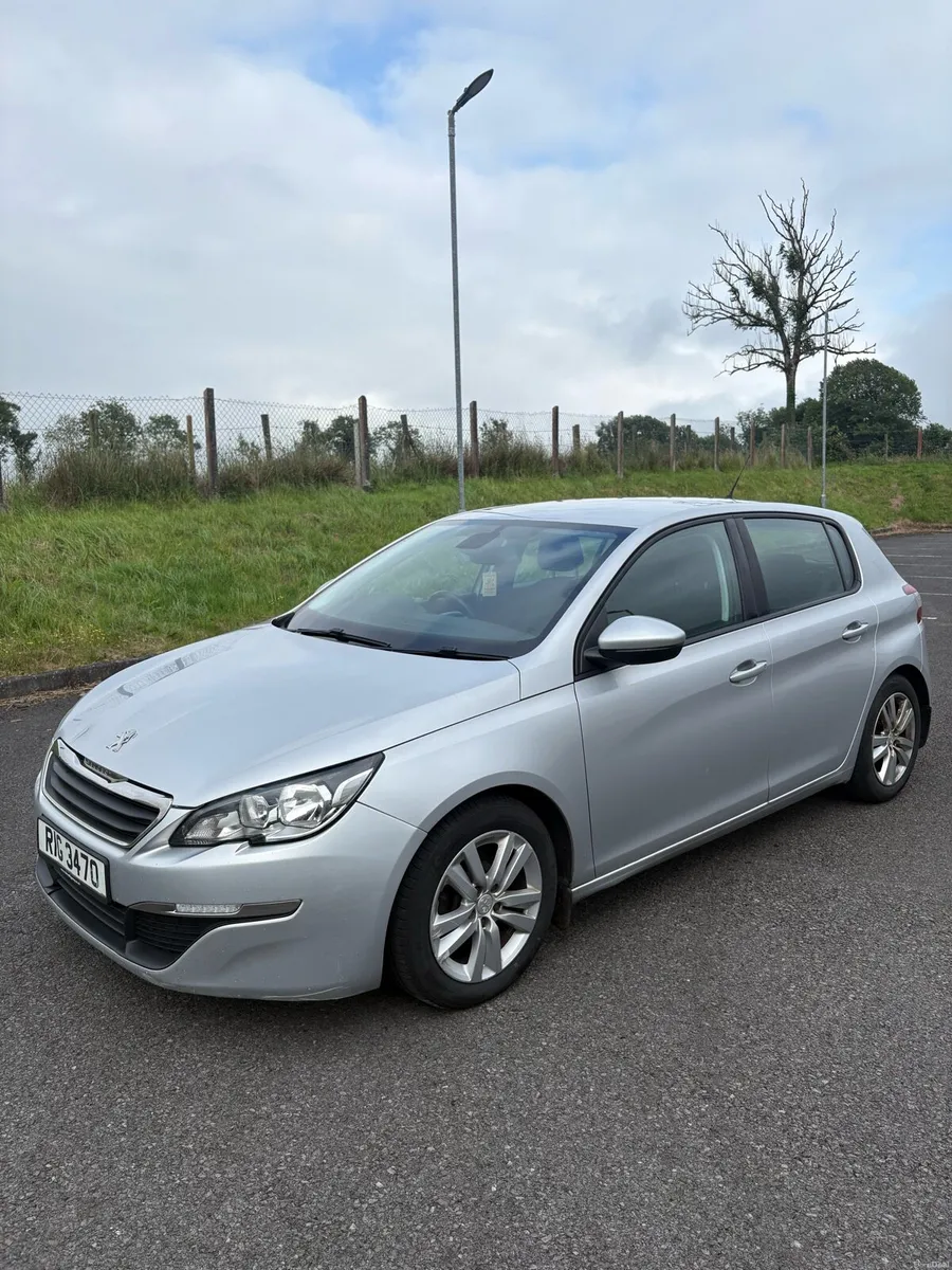 Peugeot 308 2014 - Silver - Image 1