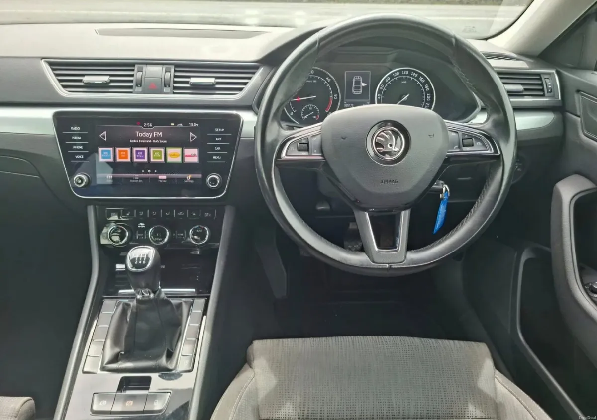 Skoda Superb 2018 - Image 3