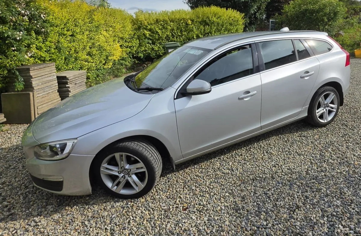 Volvo V60 2013 - Image 1