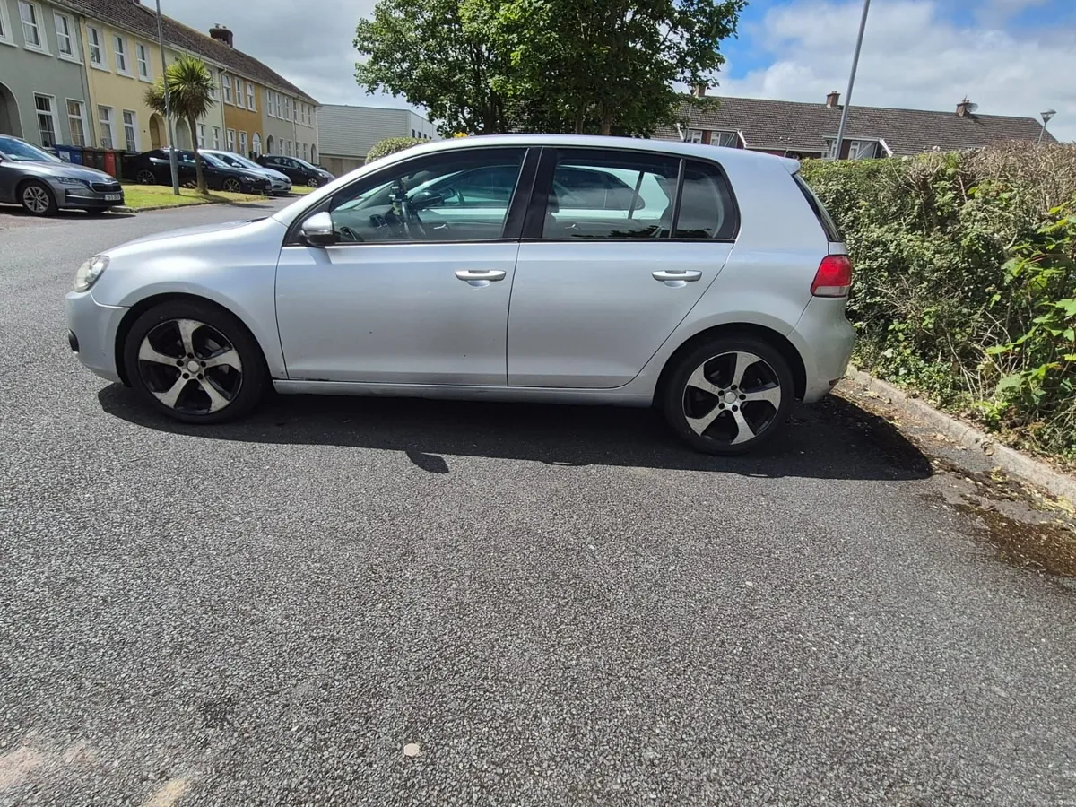 Volkswagen Golf 2009 - Image 3