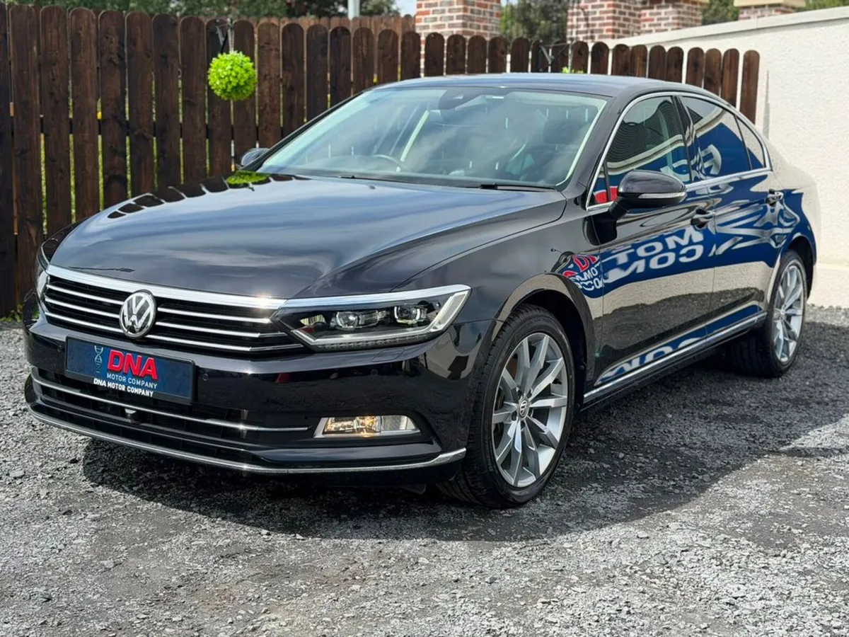 Volkswagen Passat SHOWROOM CONDITION - HIGHLINE - - Image 3