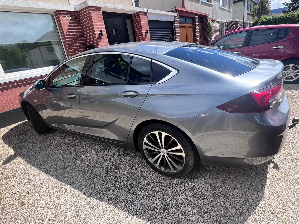 Opel insignia grand sport elite 2.0 - Image 3