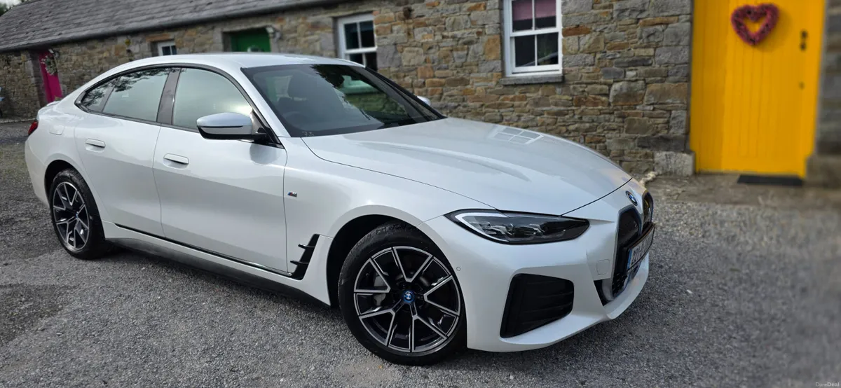 BMW i4 2022 M SPORT EDRIVE 40 - Image 1