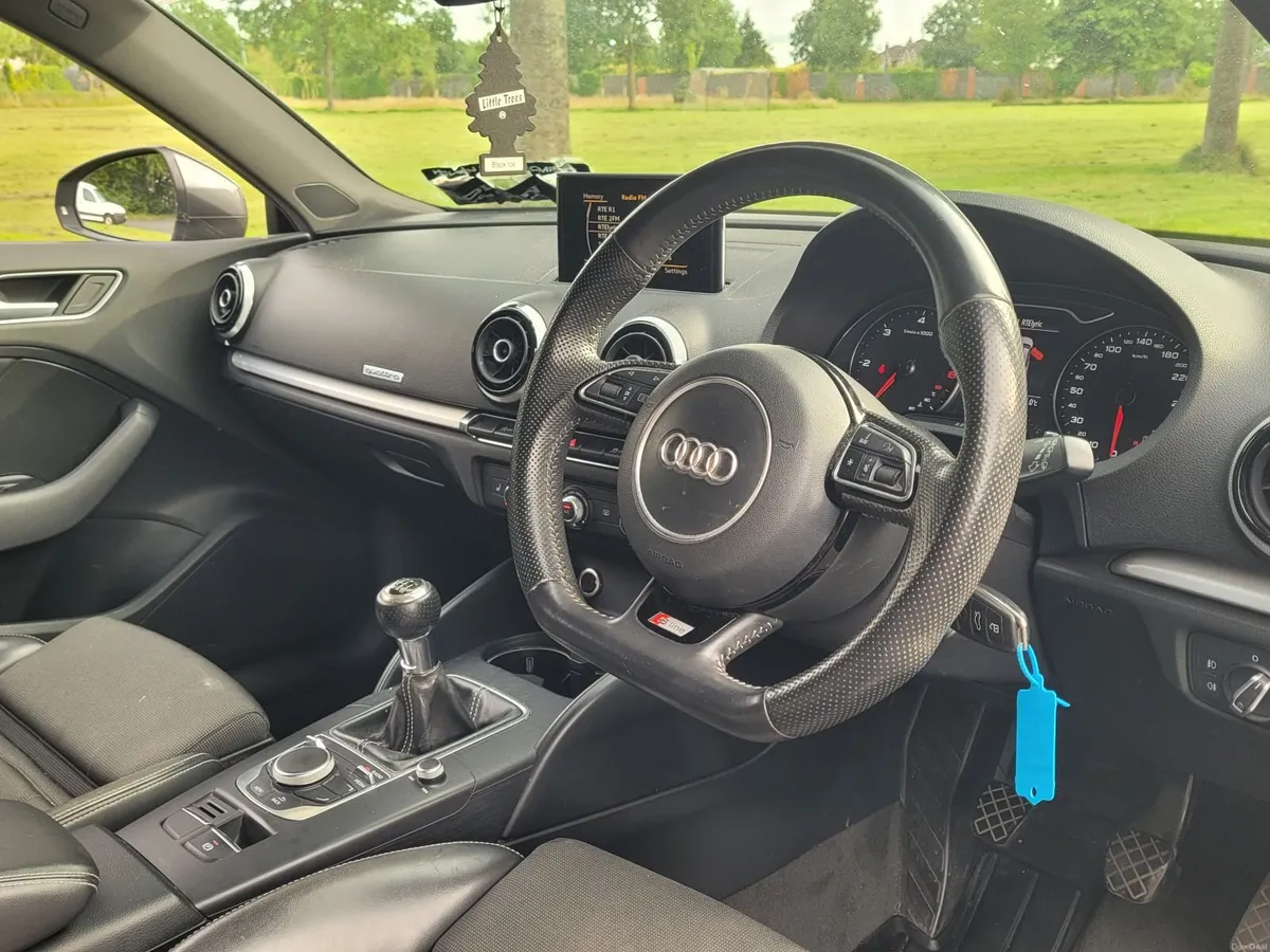 Audi A3 2.0D Quattro S.line black edition - Image 2