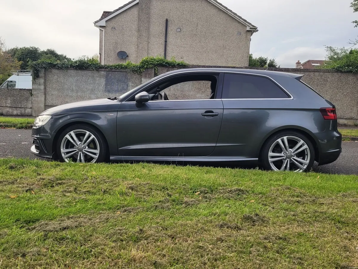 Audi A3 2.0D Quattro S.line black edition - Image 4
