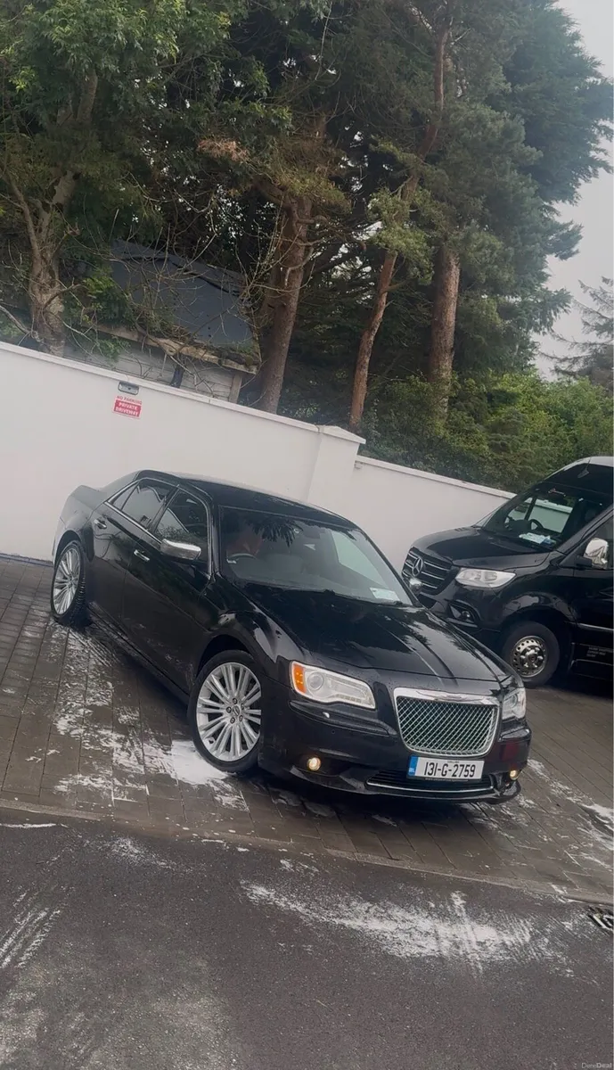 Chrysler 300c - Image 2