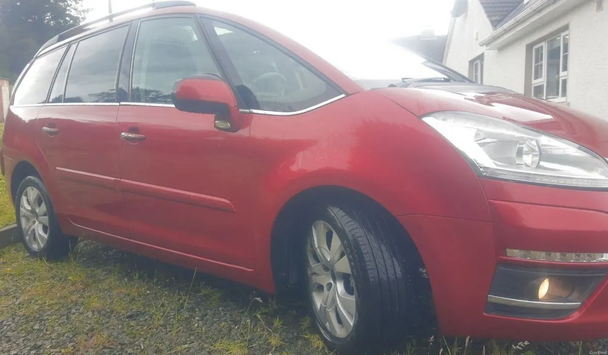 CITROEN C4 PICASSO 7 Seats HDI110 PLATINUM 4DR MPV - Image 2