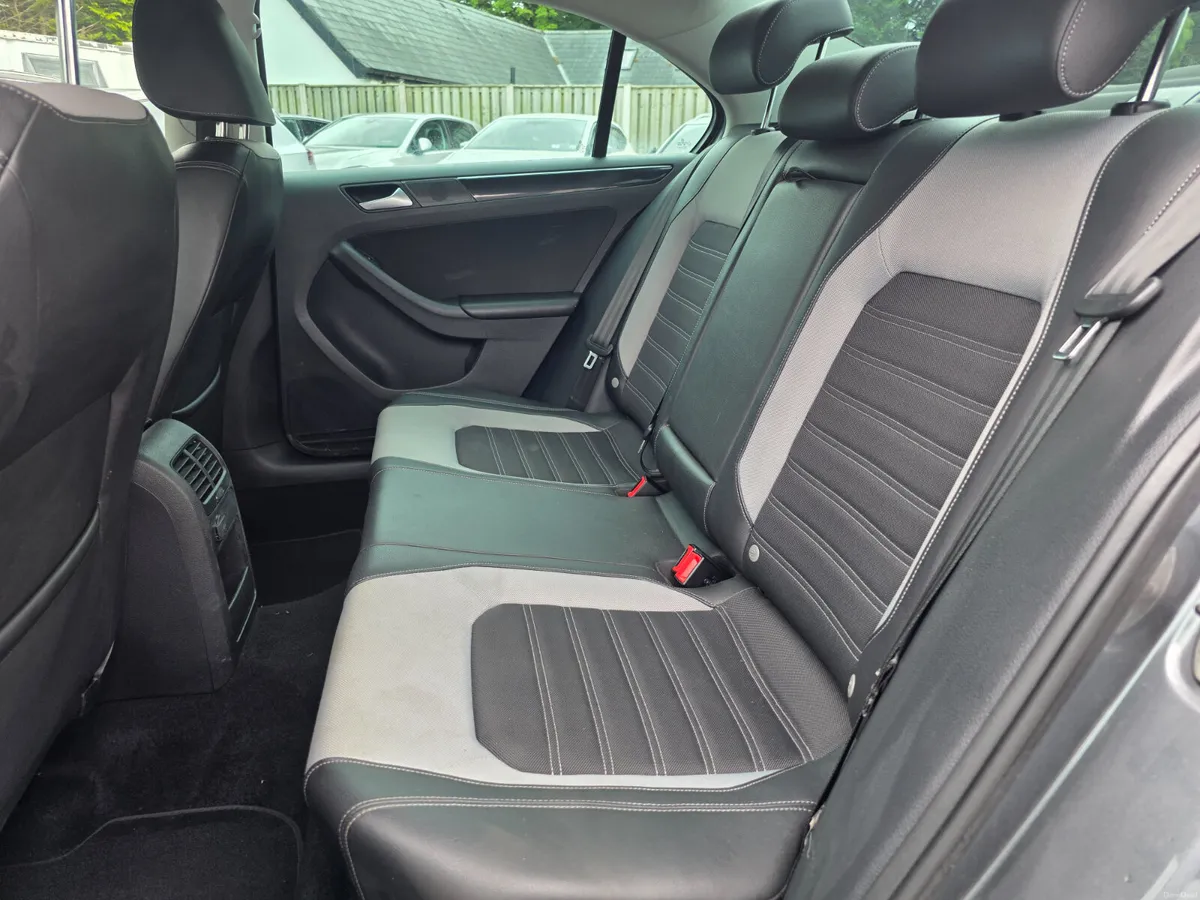 2017 Volkswagen Jetta 2.0 TDI HIGHLINE // NEW NCT - Image 5