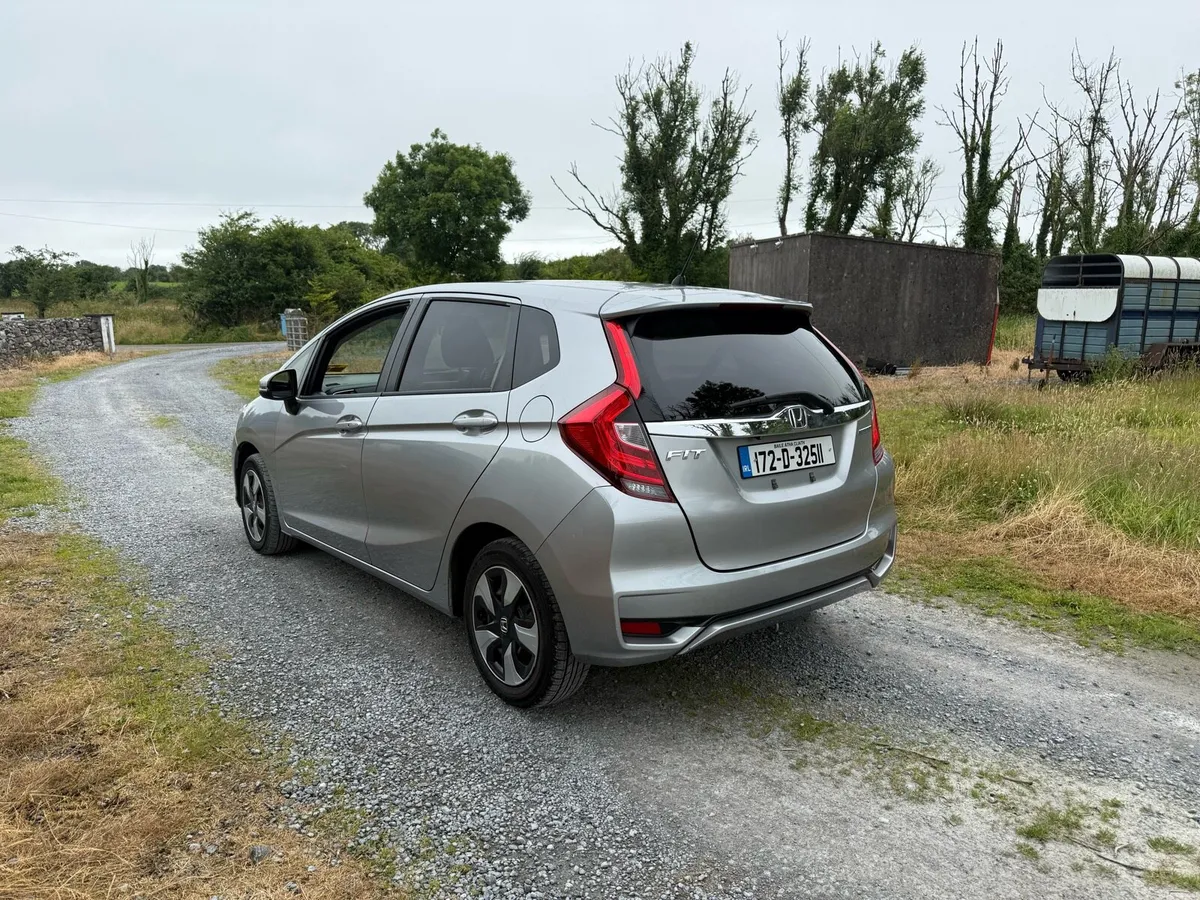 2017 Honda Fit Hybrid NEW NCT - Image 4