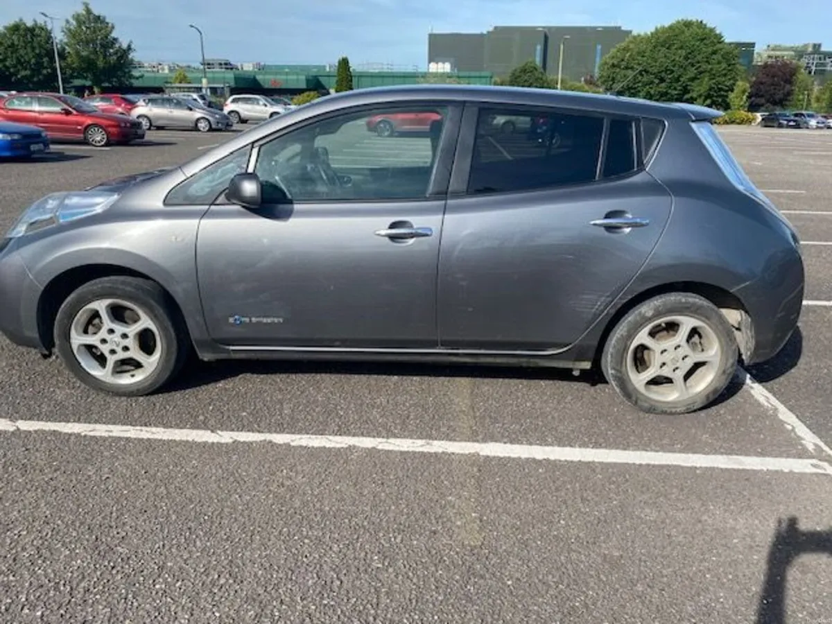 Nissan Leaf 2015 - Image 2