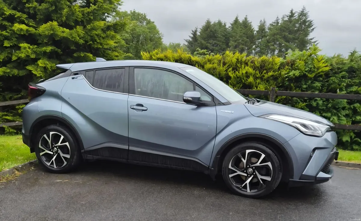 Toyota C-HR 2021 - Image 2