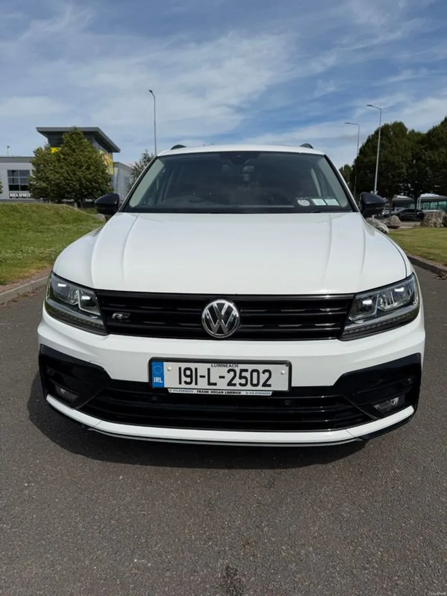 2019 Volkswagen Tiguan R-Line - Black Edition - Panoramic Sunroof - Image 3