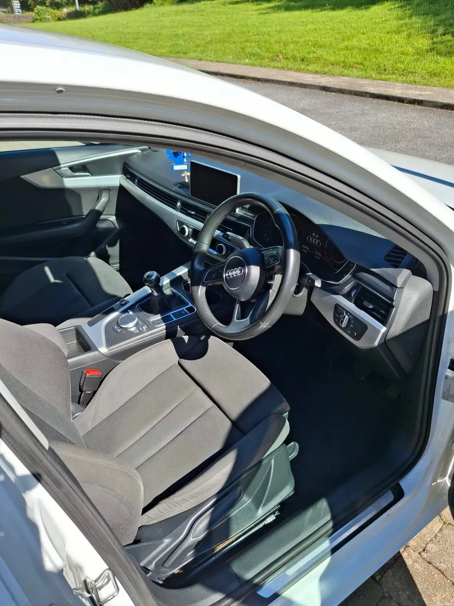 Audi A4 2017 - Image 6