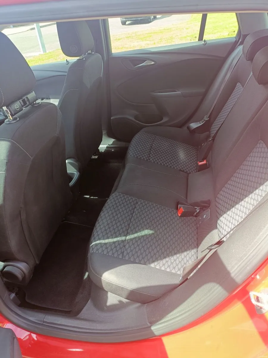 Opel Astra 2017 - Image 2
