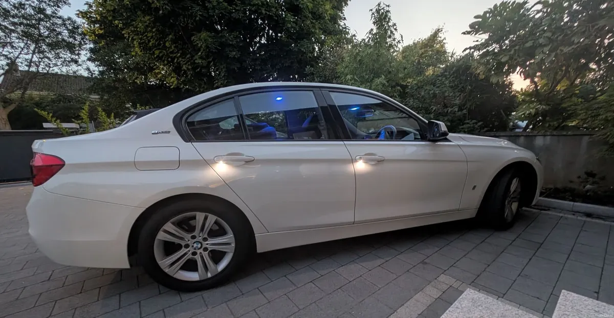 BMW 3-Series 2017 - Image 4
