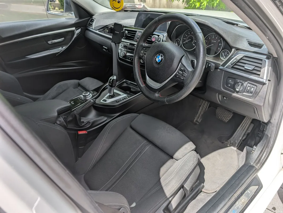 BMW 3-Series 2017 - Image 6