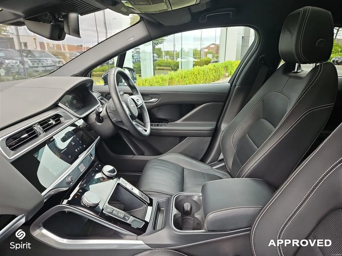 Jaguar I-Pace All Electric Black Edition - Image 3