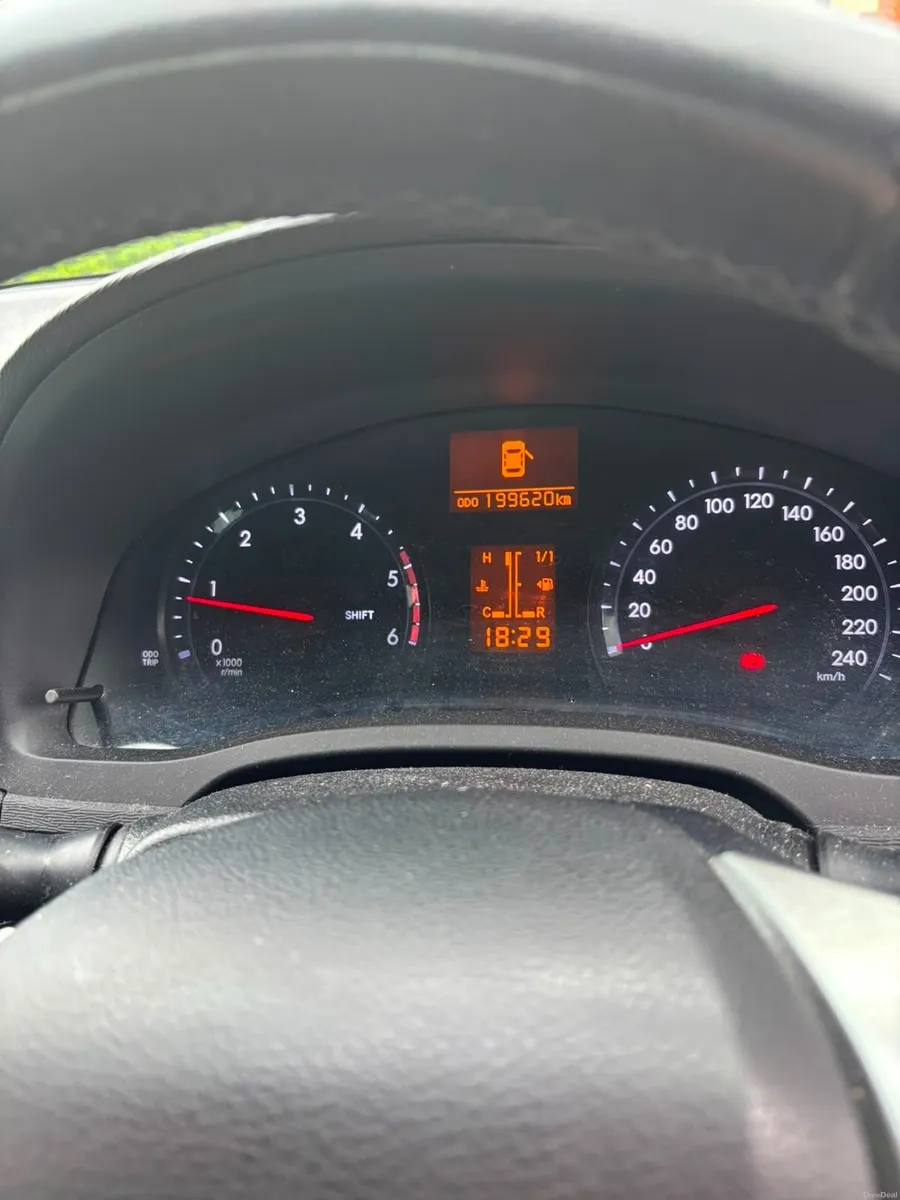 Toyota Avensis 2012 - Image 3