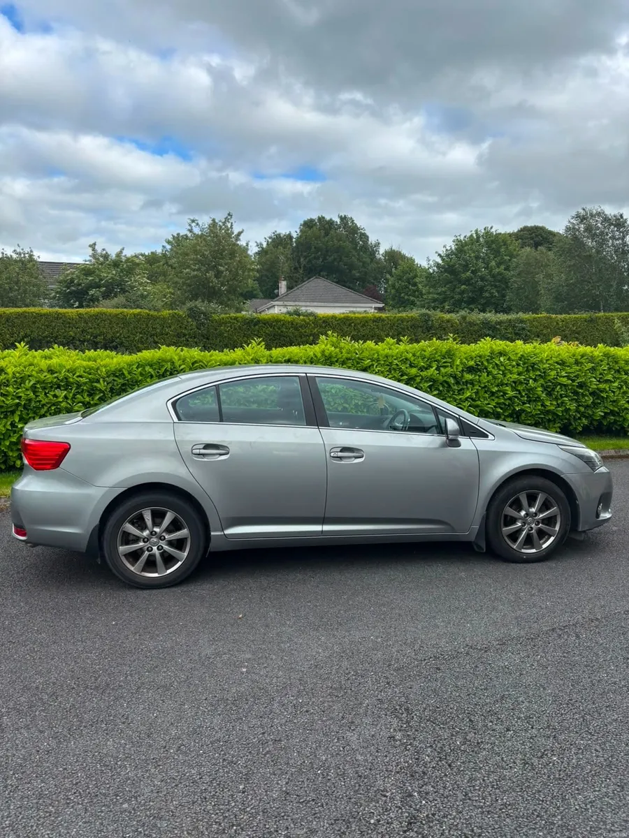 Toyota Avensis 2012 - Image 1