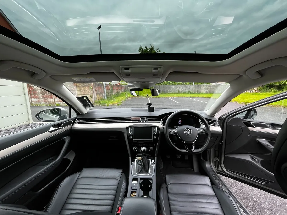 Volkswagen Passat 2016 - Image 5
