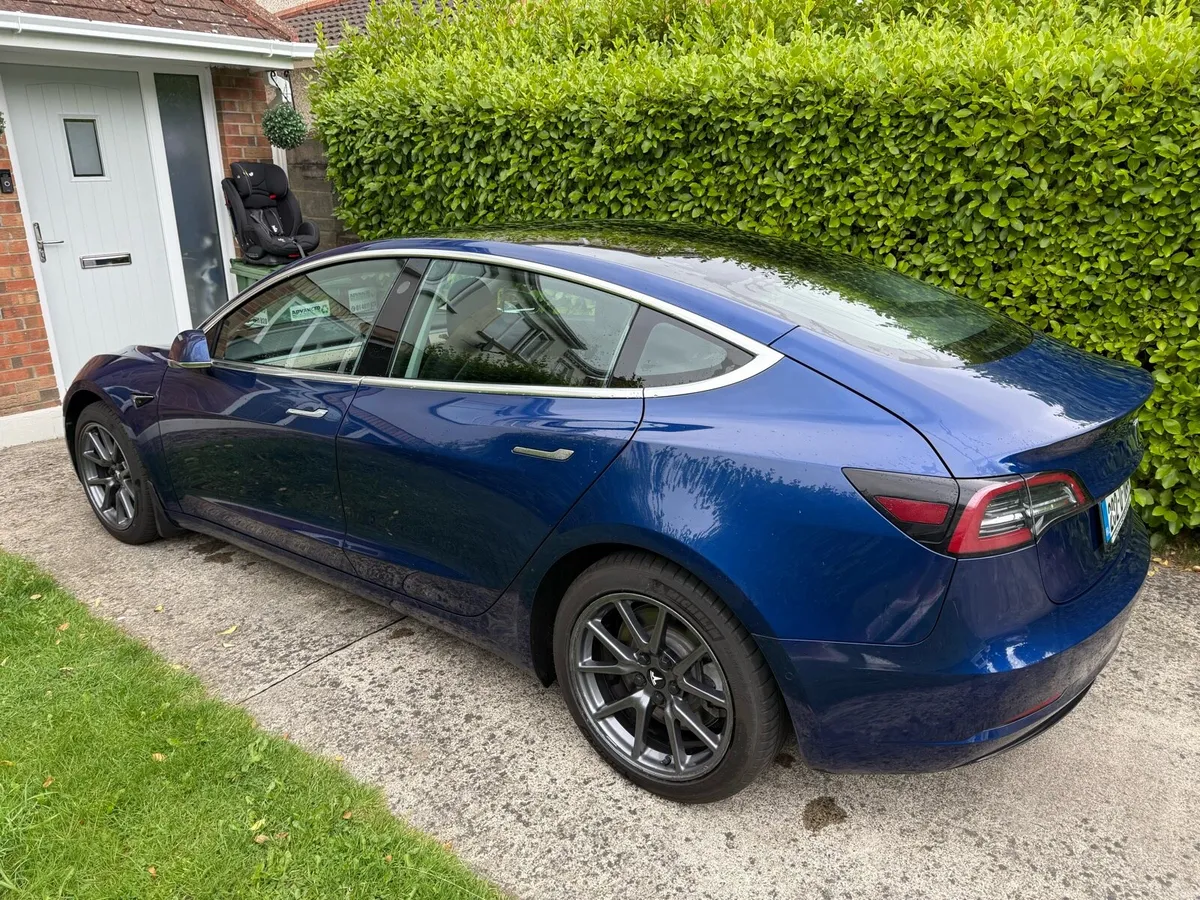 Tesla Model 3 - Image 4