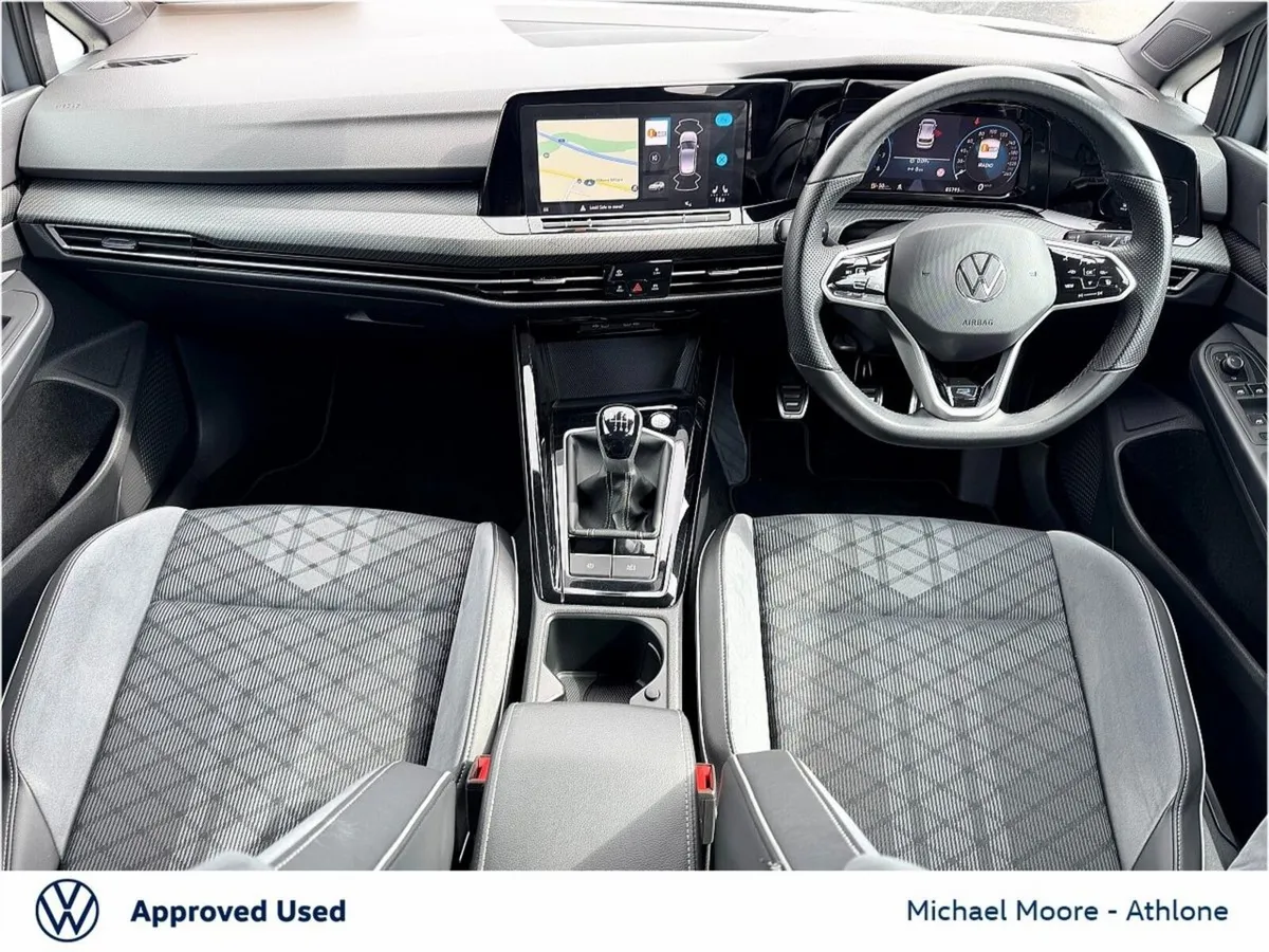 Volkswagen Golf 1.5 TSI 130HP R-Line - Image 2