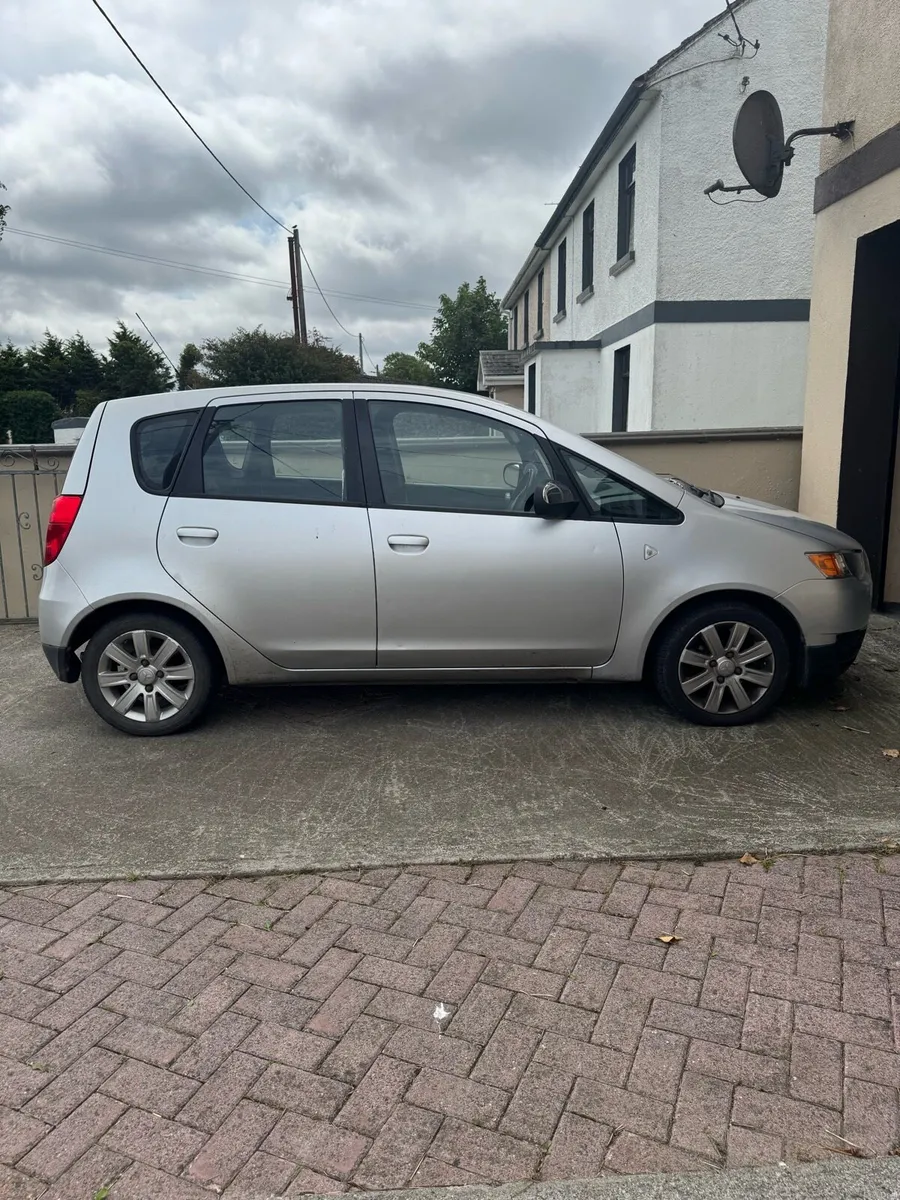 2010 Mitsubishi Colt - Image 1