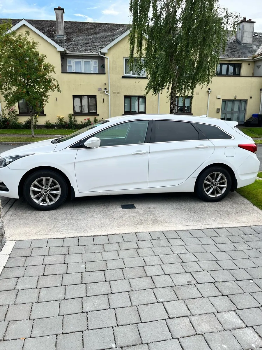 Hyundai i40 estate - Image 4