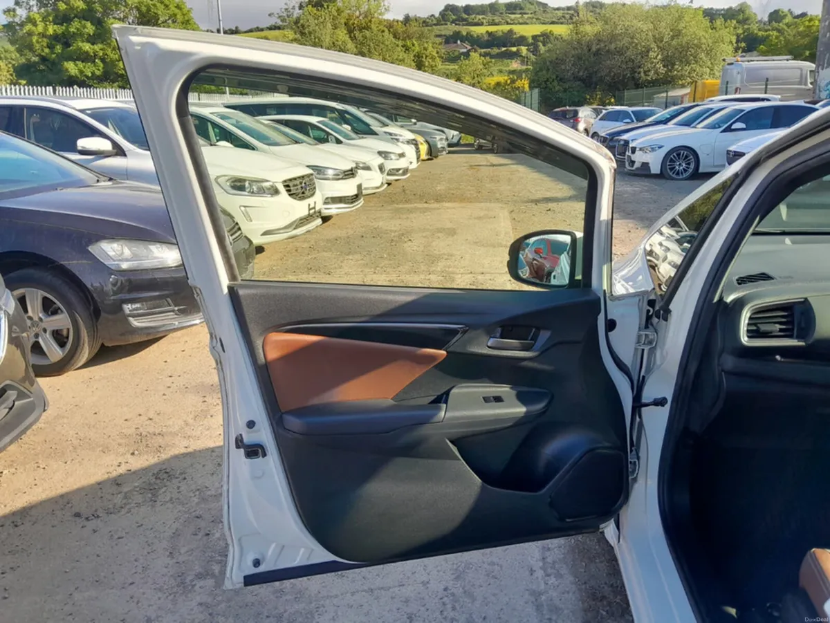 Honda Fit 1.5L Petrol HYBRID Auto Low mileage (561 - Image 4