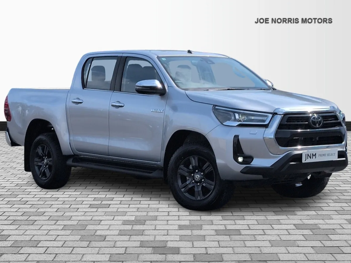 Toyota Hilux 2.4 Diesel Double Cab 4WD AUTOMATIC - Image 1