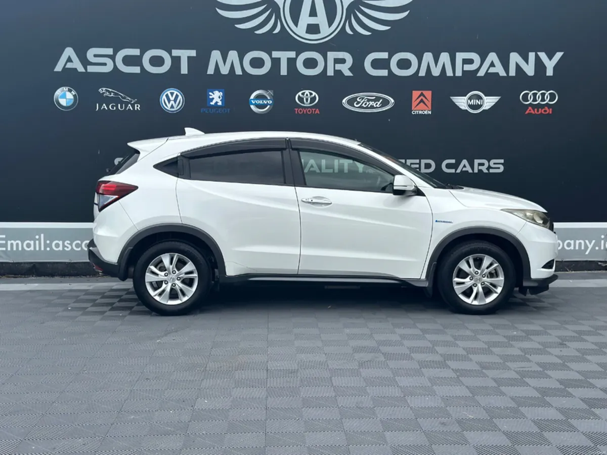 Honda Vezel 1.5 Petrol, Automatic - Image 5
