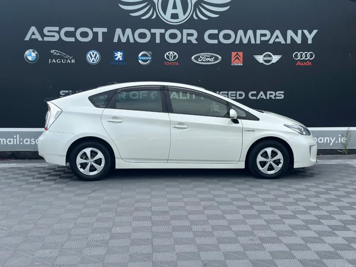 Toyota Prius 1.8L petrol Hybrid Automatic - Image 4