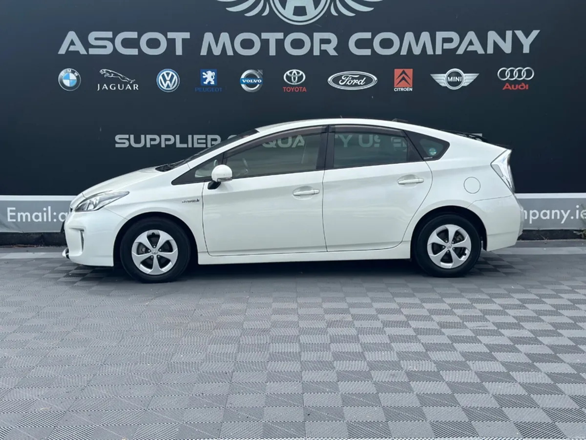 Toyota Prius 1.8L petrol Hybrid Automatic - Image 5