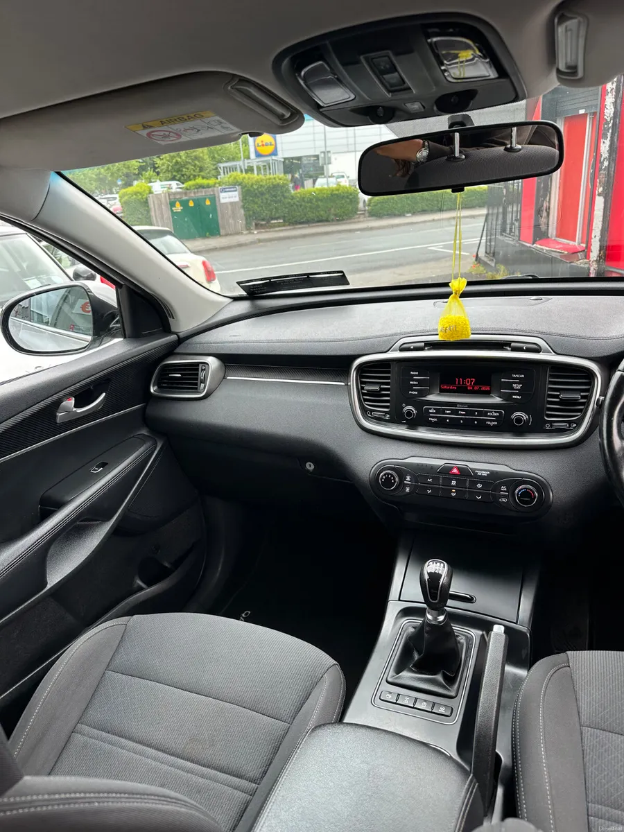 Kia Sorento 2.2 Diesel 4X4 7 SEATER NCT TAX - Image 6