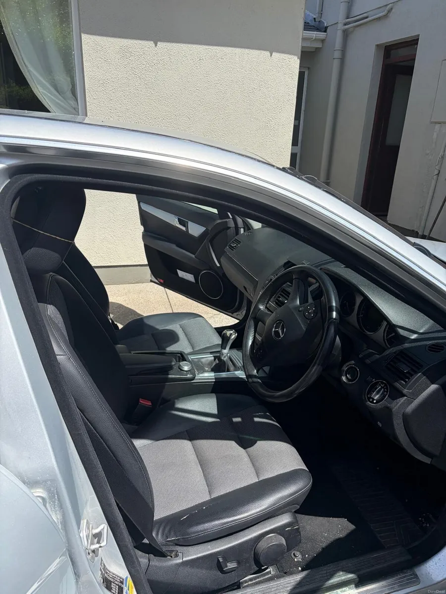 Mercedes-Benz C-Class 2008 - Image 3