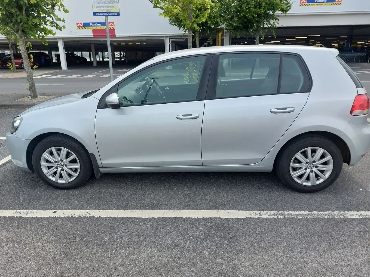Volkswagen Golf 2011 - Image 1