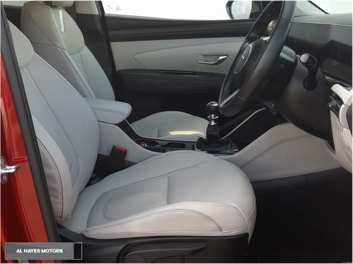 Hyundai Tucson **EXECUTIVE**FULL LEATHER**LIKE NEW - Image 4