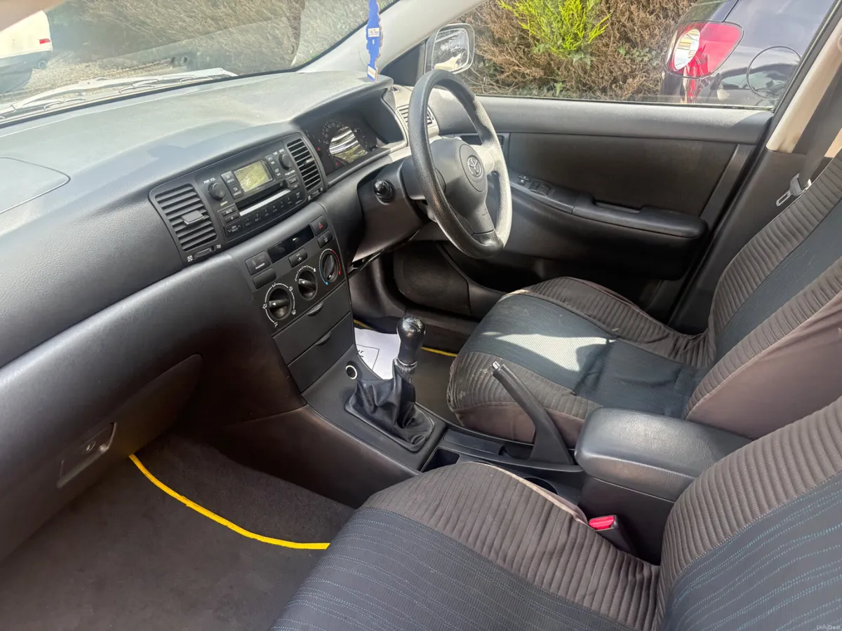 Toyota Corolla 2005 1.3 petrol. - Image 4