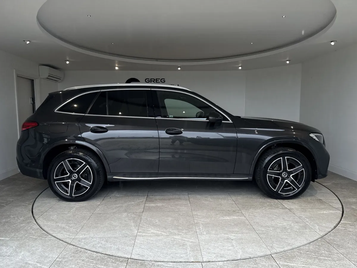 Mercedes-Benz 300 2023 - Image 4