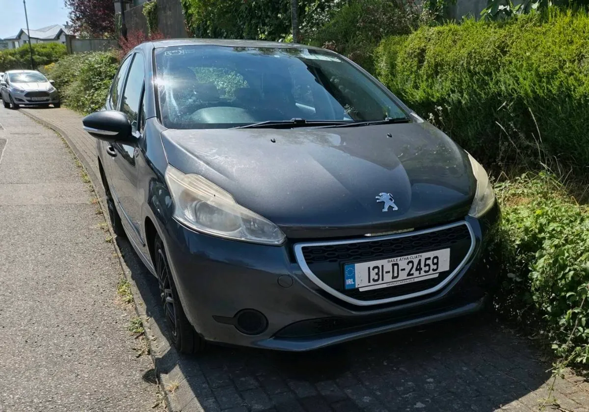 Peugeot 208 low mileage - Image 1