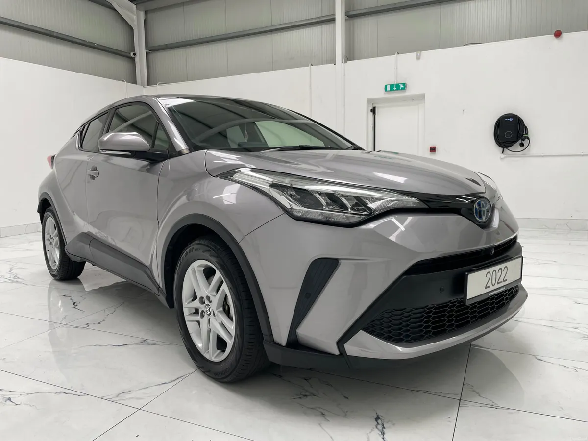 2022 Toyota C-HR 1.8 Auto - Image 1