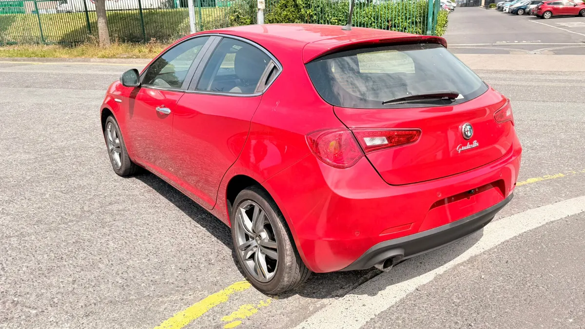ALFA ROMEO 2015 RED - Image 5