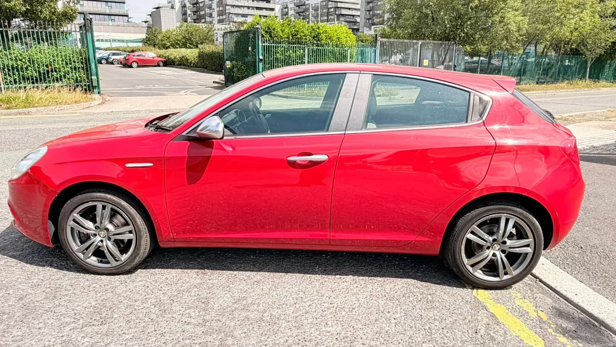 ALFA ROMEO 2015 RED - Image 6