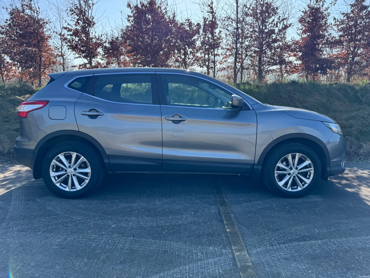 Nissan Qashqai 2015 with Nct/ Great Condition - Image 4
